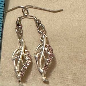 Handmade – NWOT – stainless steel earrings leaf charm pink rhinestones